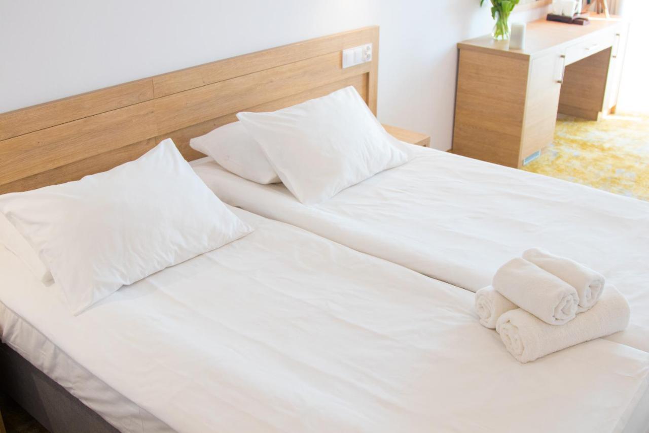 Amber Port Otel Darlowko Dış mekan fotoğraf